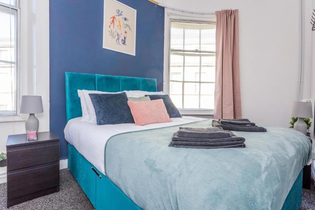 Newcastle'S Most Central Apartment - Sleeps 10 Exterior foto